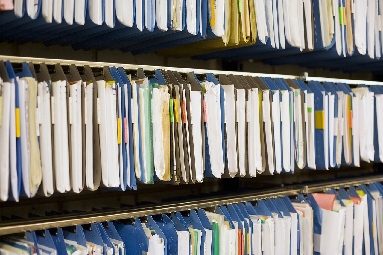 Inside building a simple archive: notes, examples and checks